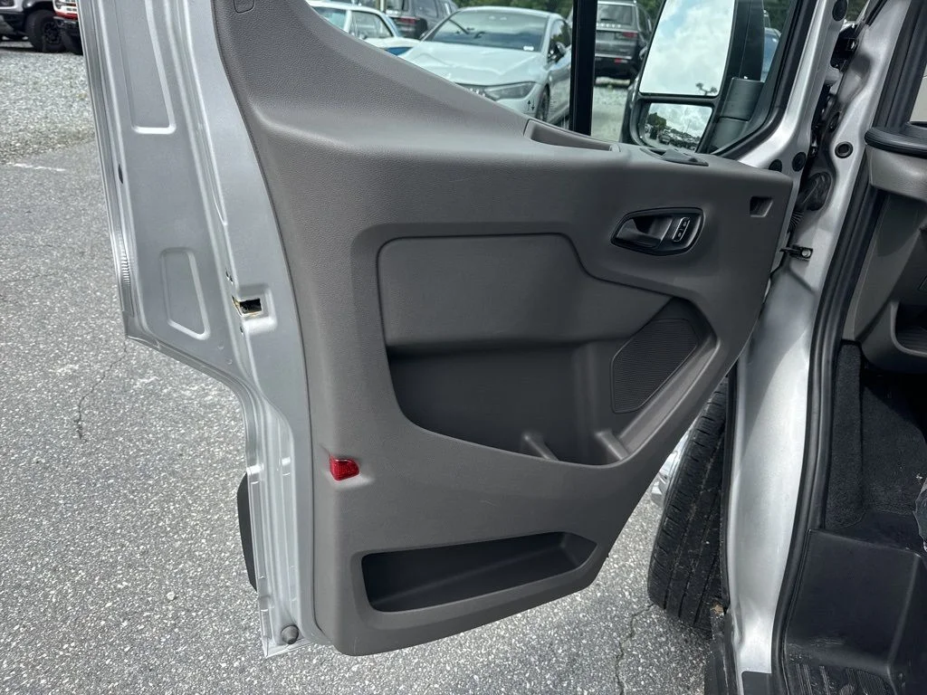 Used 2024 Silver Ford Base image 22