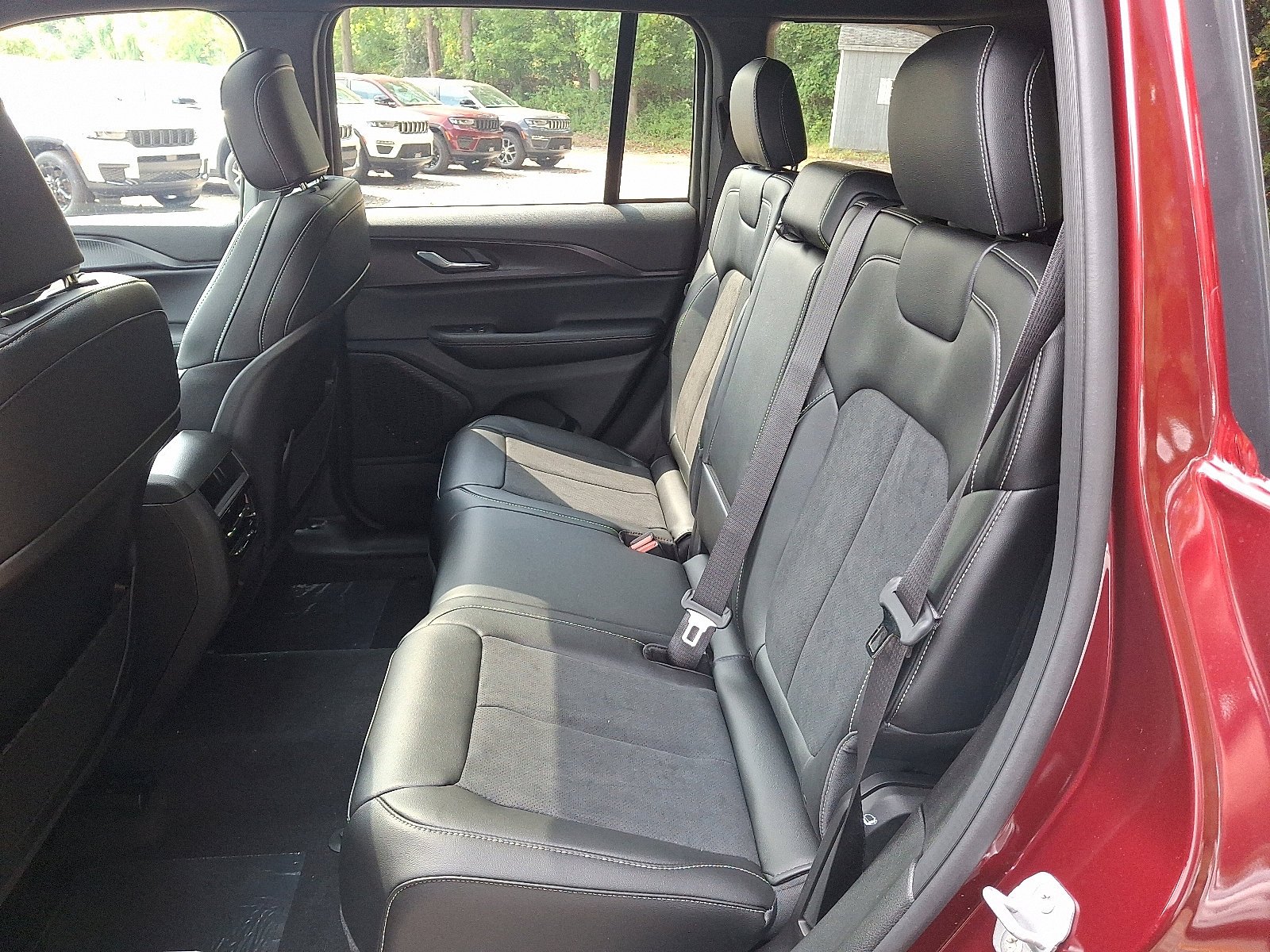 2025 Jeep Grand Cherokee Altitude - Photo 6