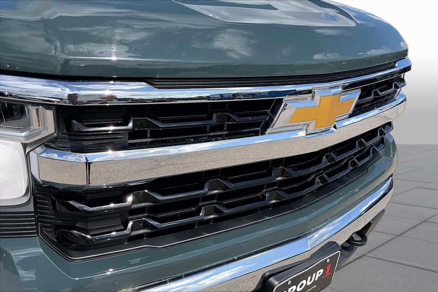 Used 2025 Cypress Gray Chevrolet LT image 27