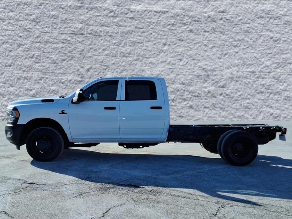 2023 RAM 3500 - Image 3