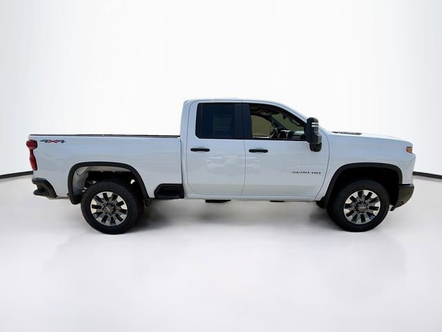 New 2026 Summit White Chevrolet Custom image 5
