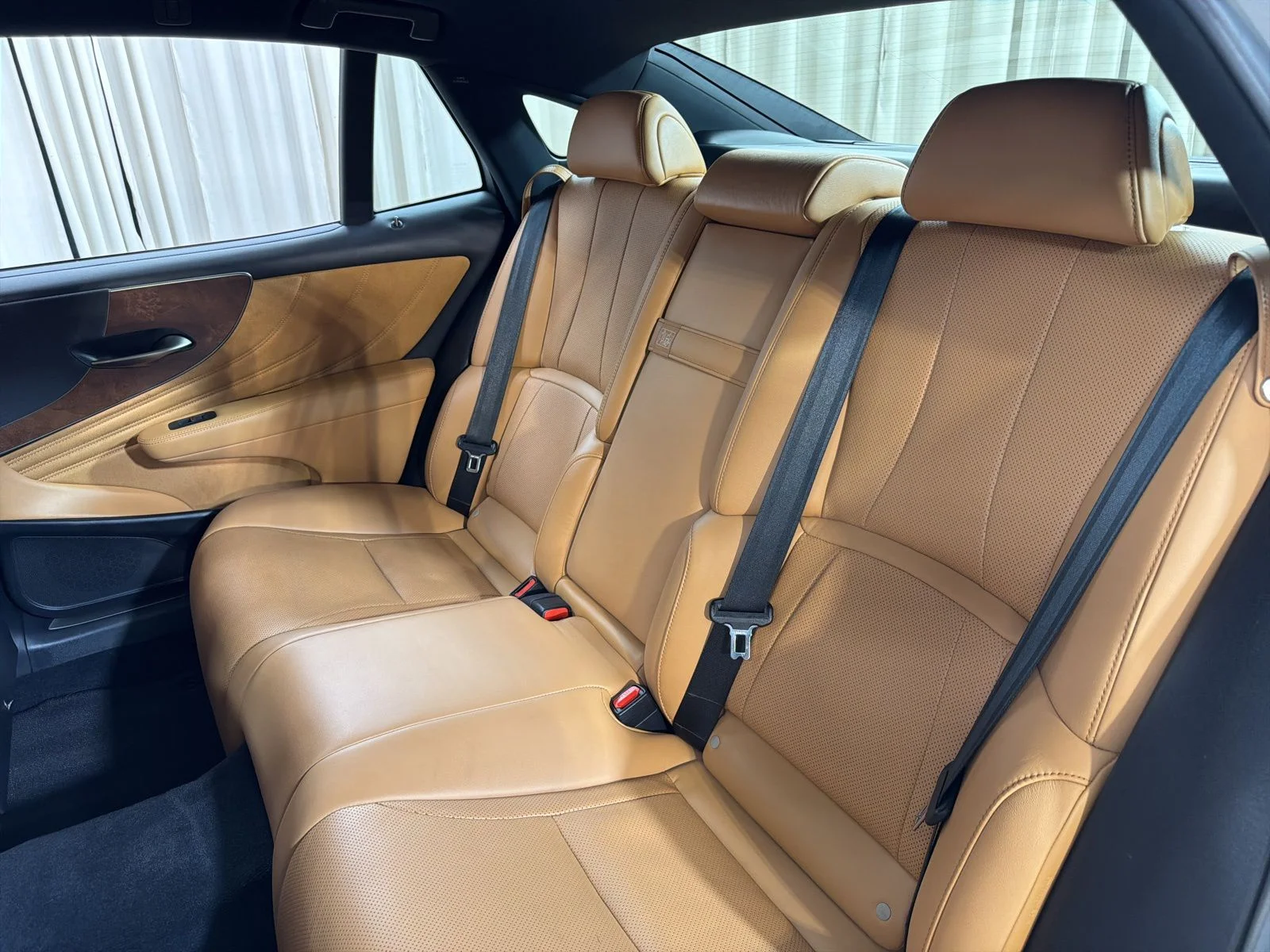2021 Lexus LS Base - Photo 7