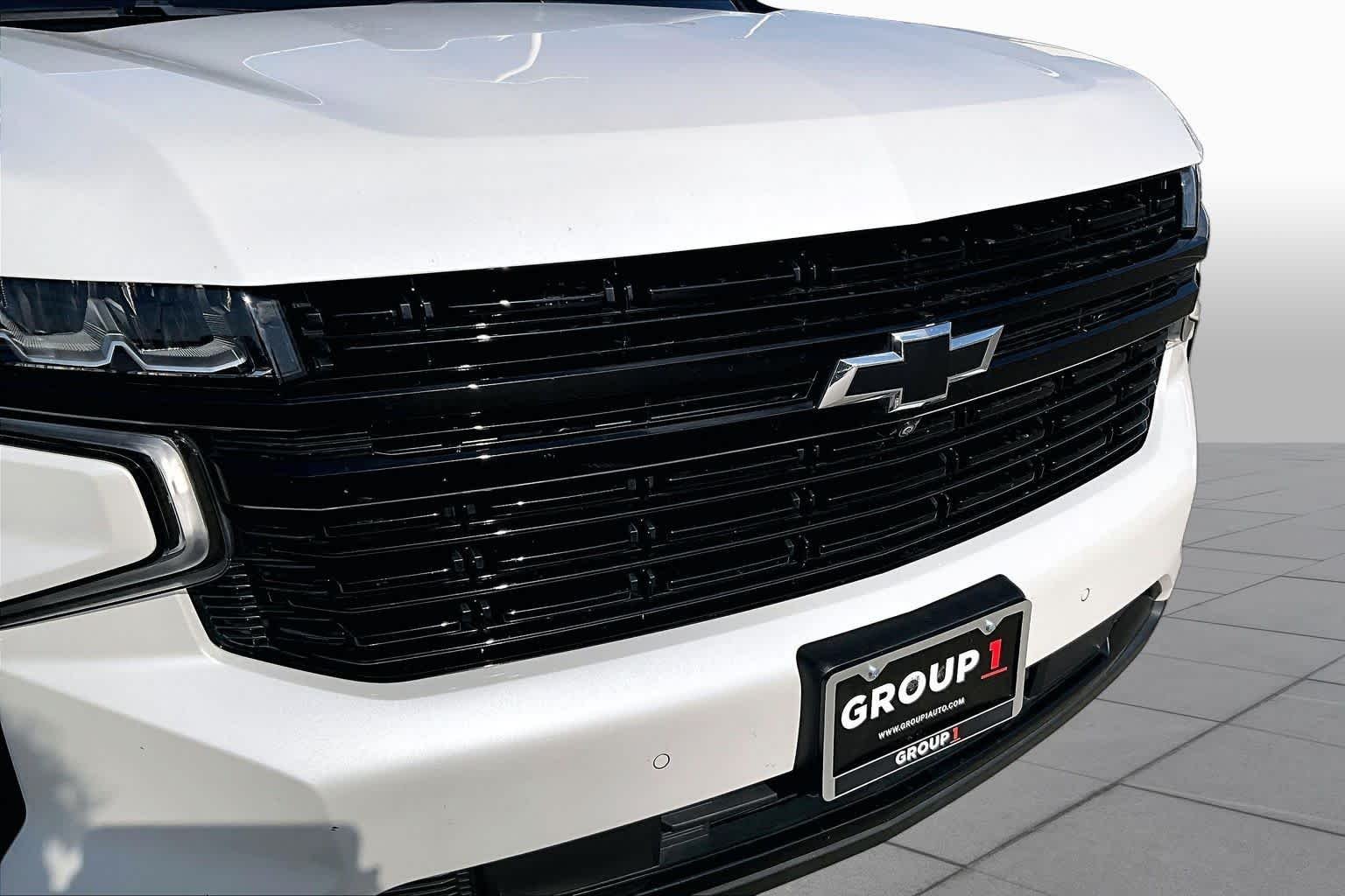 Used 2024 Iridescent Pearl Tricoat Chevrolet RST image 28