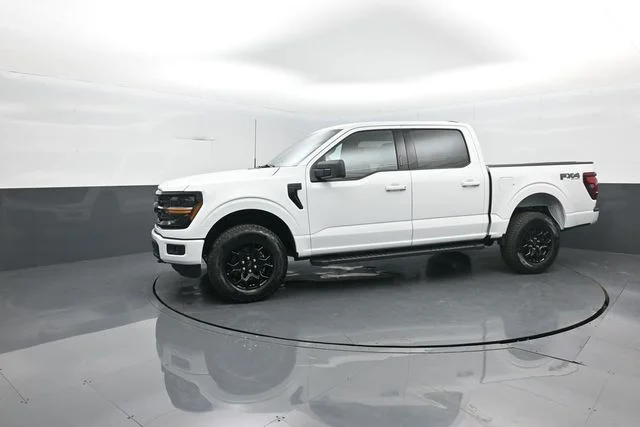 New 2026 Oxford White Ford XLT image 4