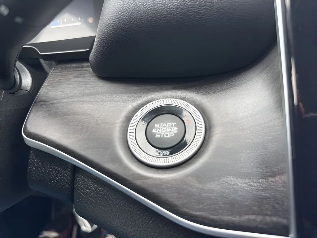 Used 2022 White Jeep Limited image 26