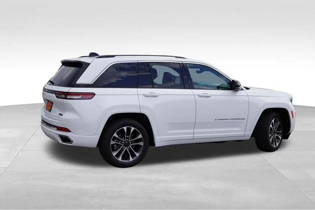 Certified Used 2023 White Jeep Overland 4xe image 4