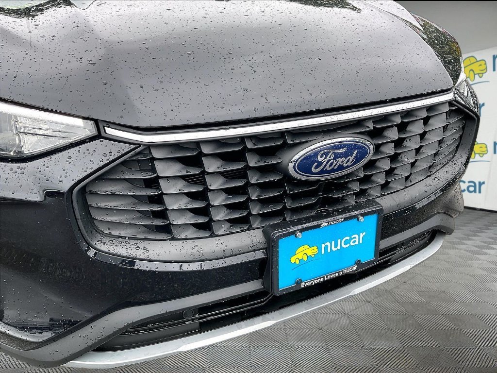 Used 2024 Black Metallic Ford Active image 28