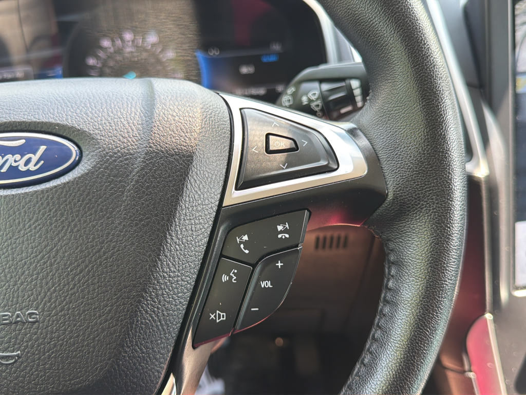 Used 2024 Silver Ford SEL image 17