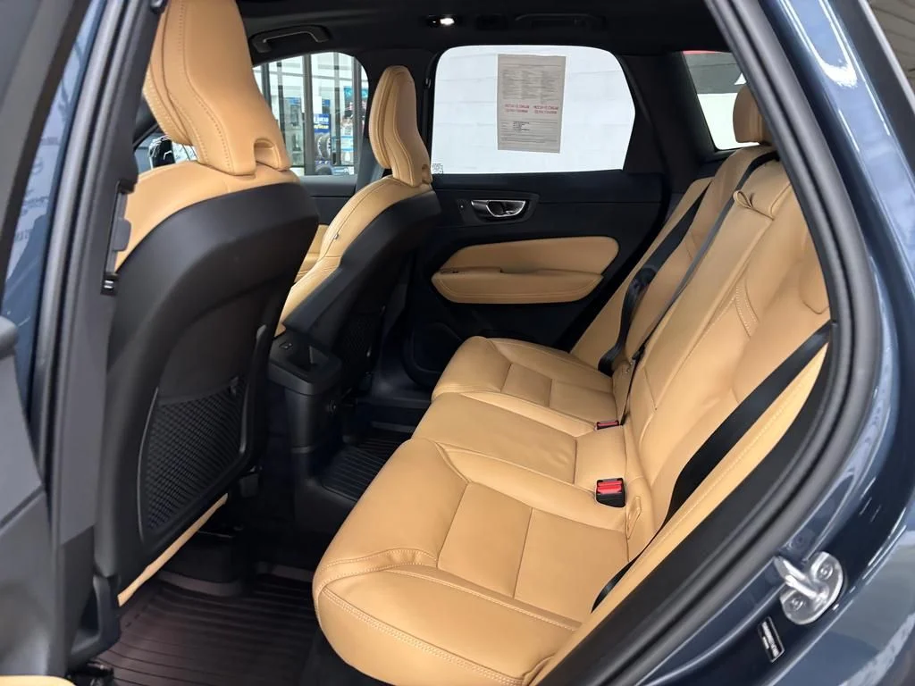 2025 Volvo XC60 Ultra - Photo 11