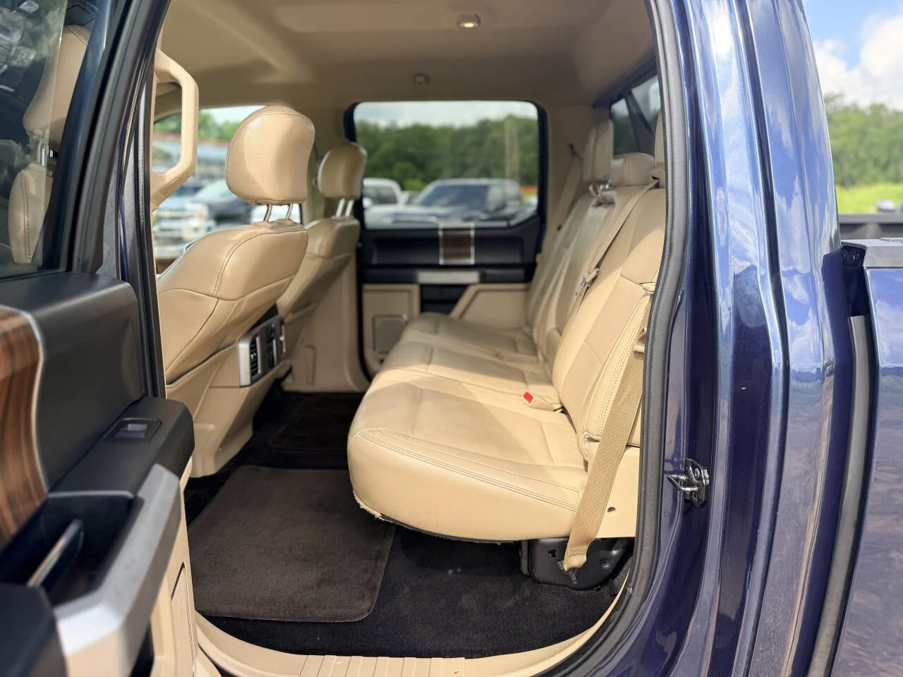 Used 2015 Blue Ford Lariat 4x4 4dr SuperCrew 5.5 ft. SB image 14