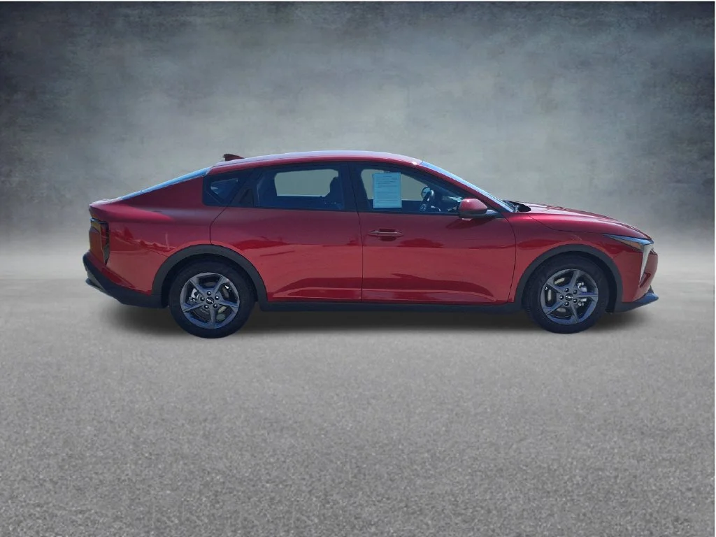 Used 2025 Red Kia LXS image 8