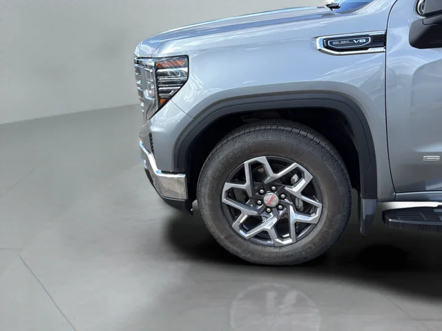 2024 GMC Sierra 1500 SLT - Photo 28