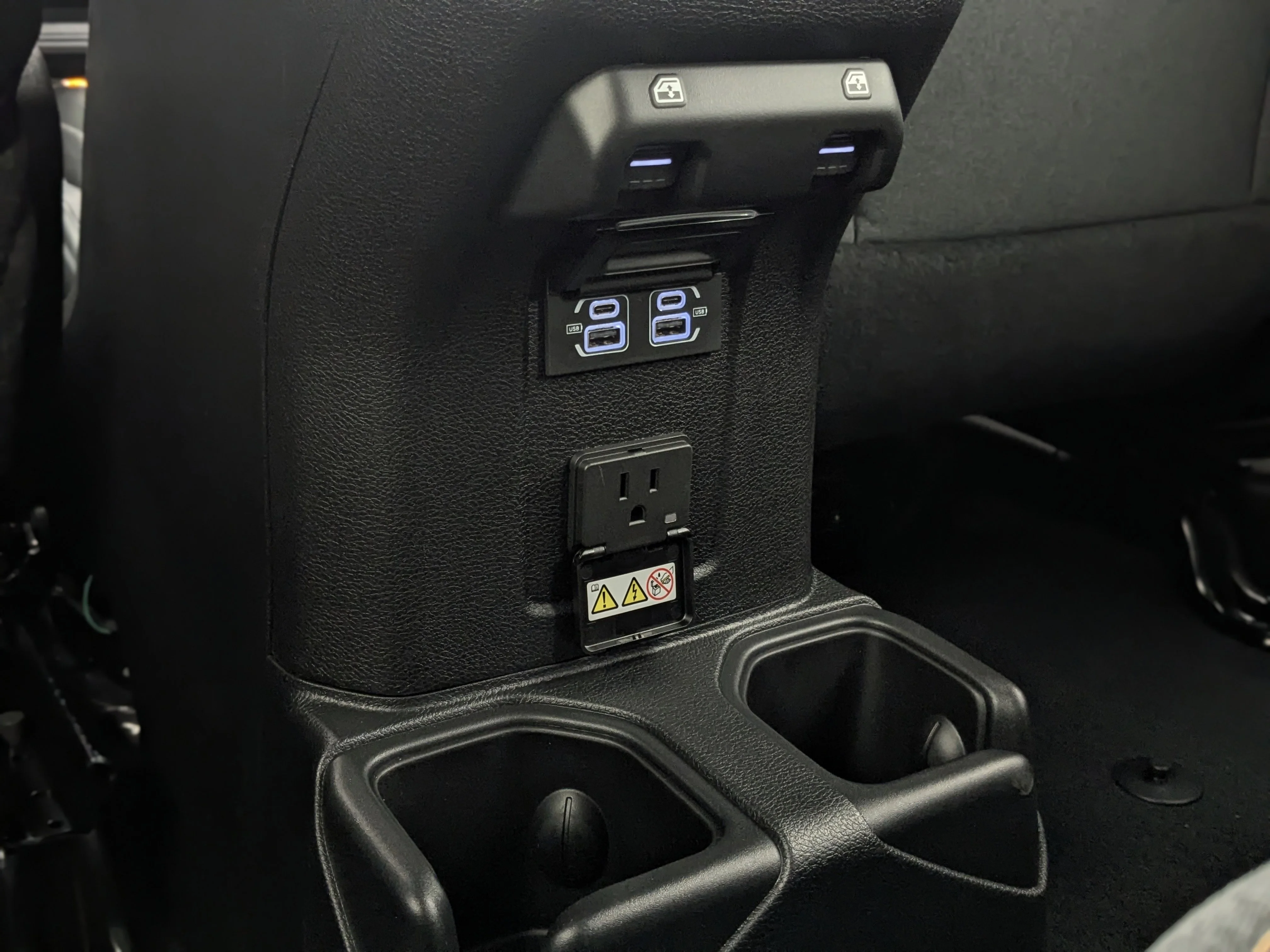 New 2026 Grey Jeep Sahara - - Body-Color Top - Side Steps - 2.0L Turbo - Remote Start & tons more! image 24