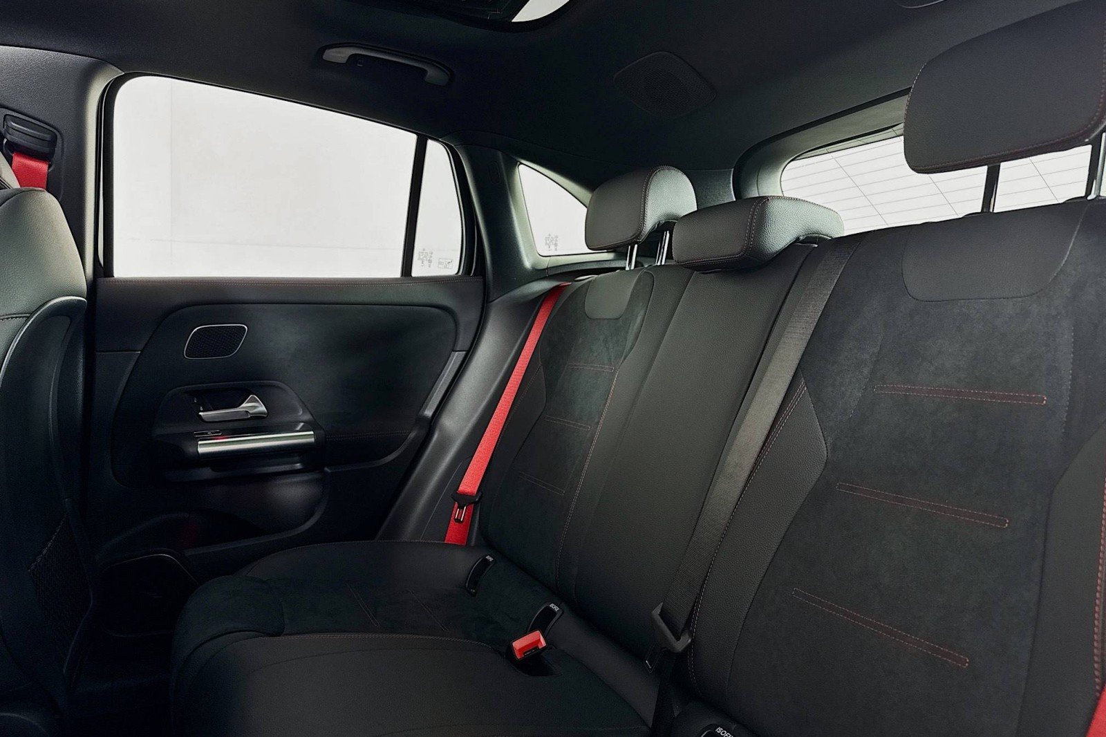 2026 Mercedes-Benz GLA AMG GLA 35 - Photo 7