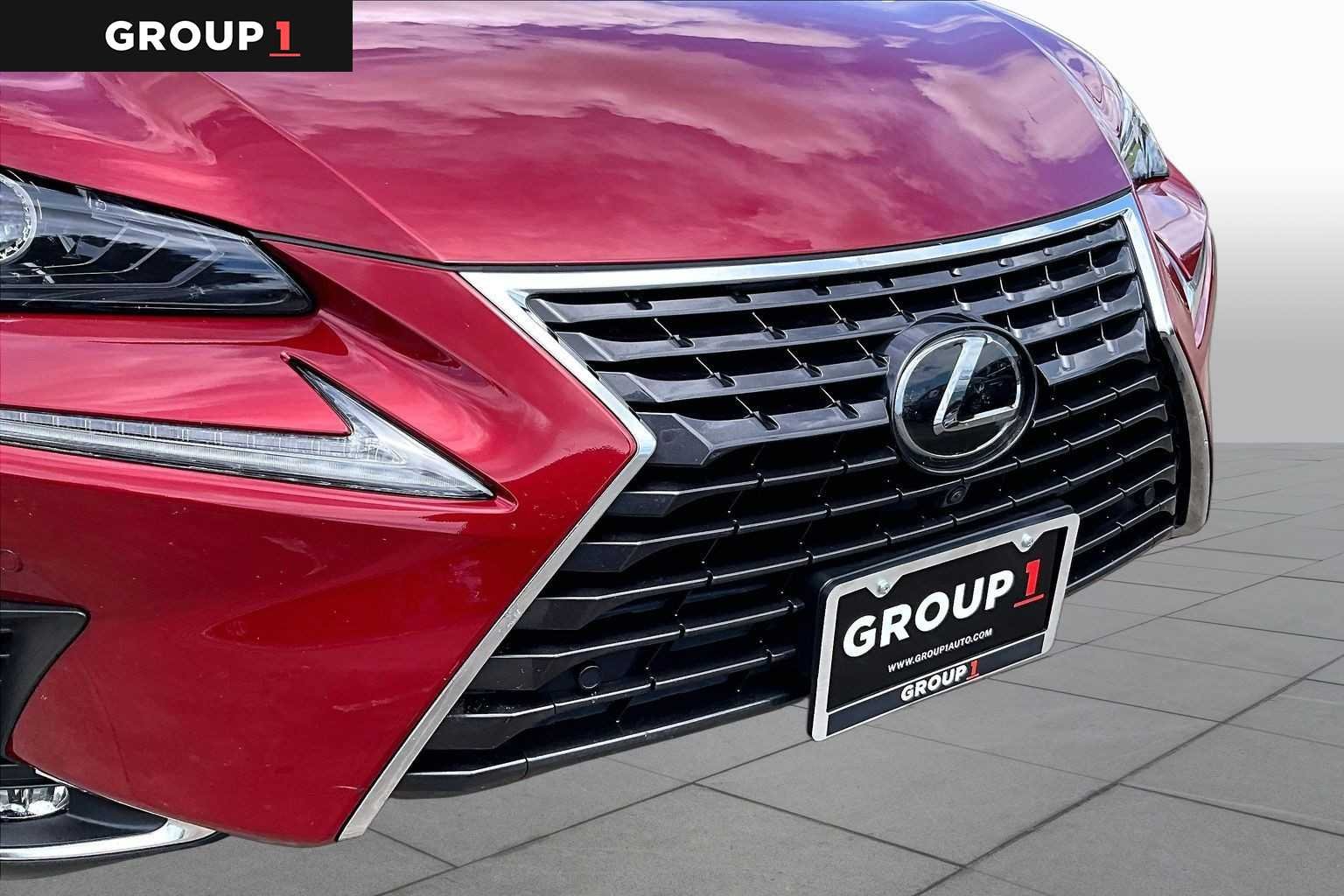 Certified Used 2020 Matador Red Mica Lexus  image 27