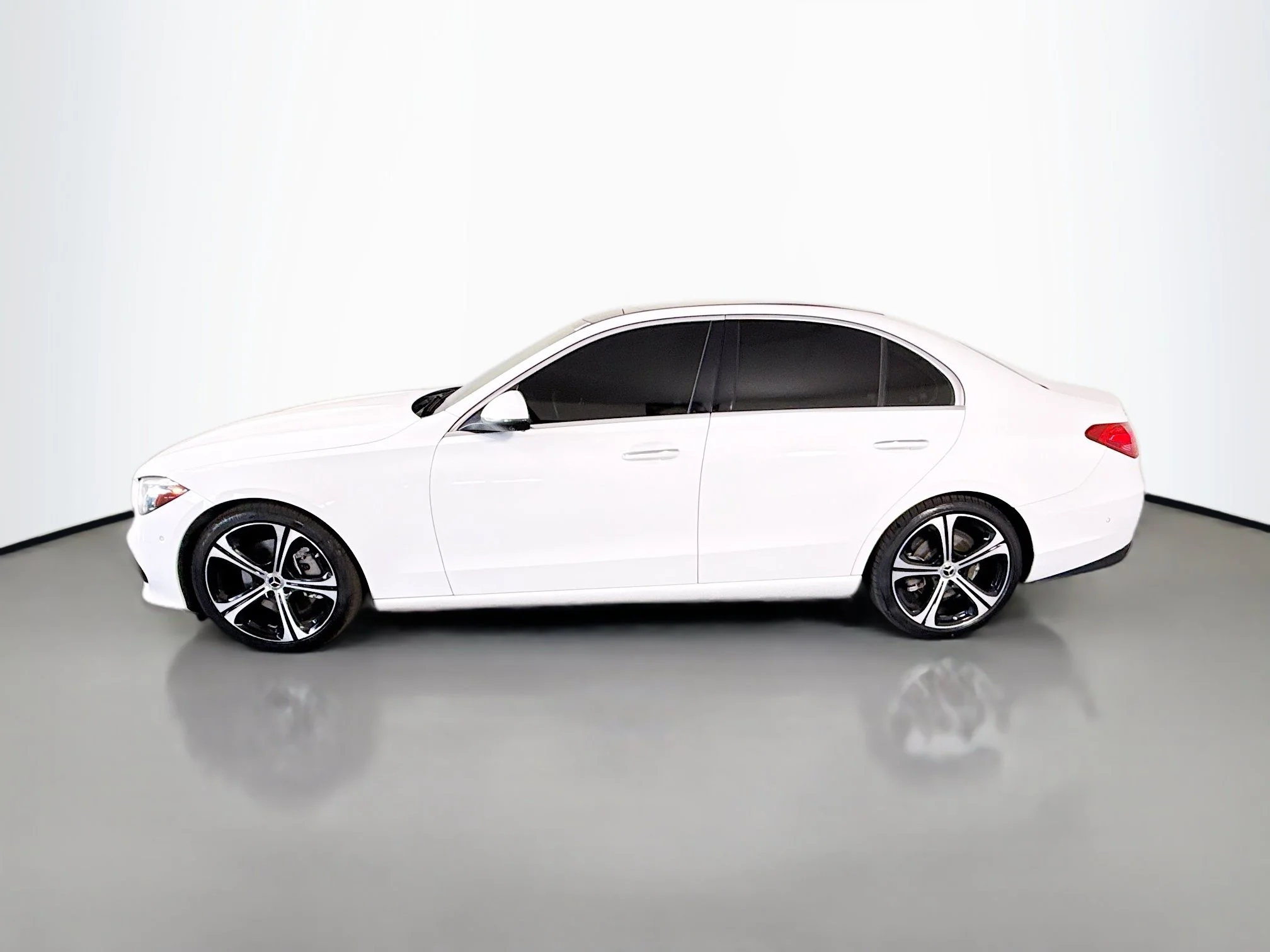 Used 2022 Polar White Mercedes-Benz C 300 image 4