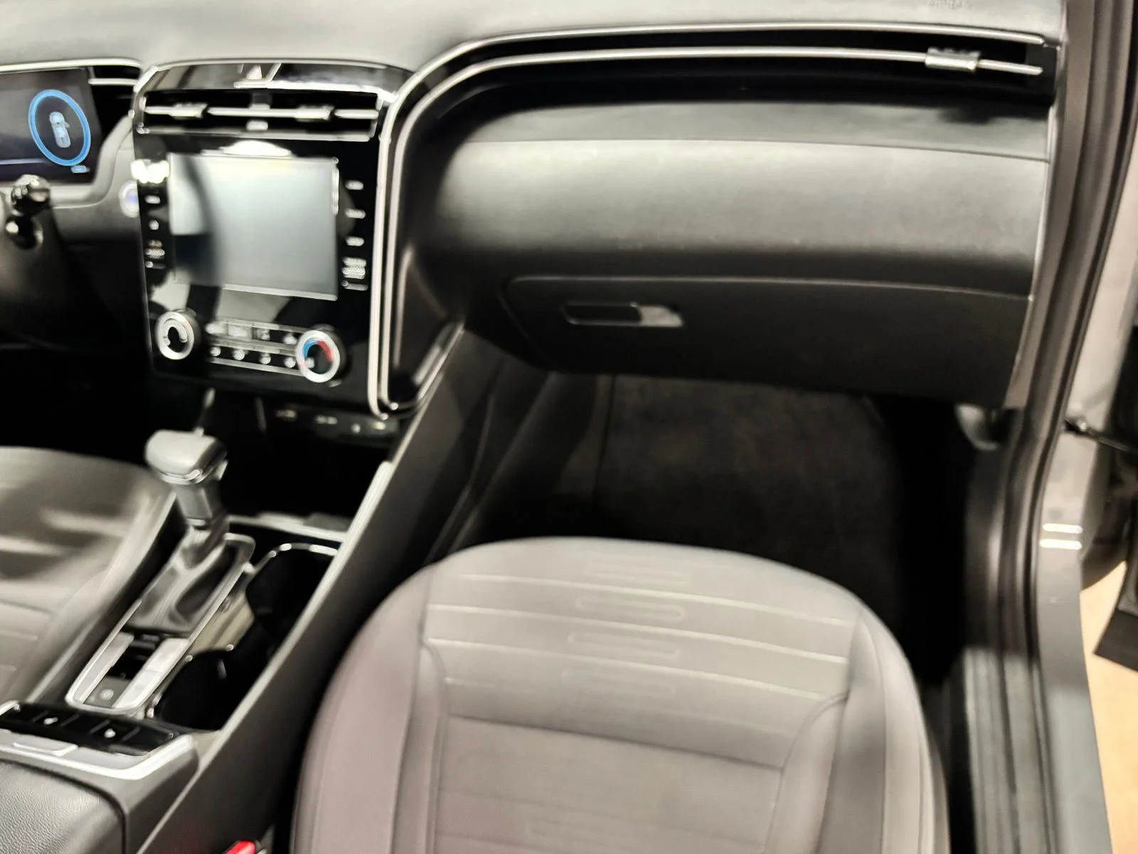 Used 2023 Gray Hyundai SEL image 21