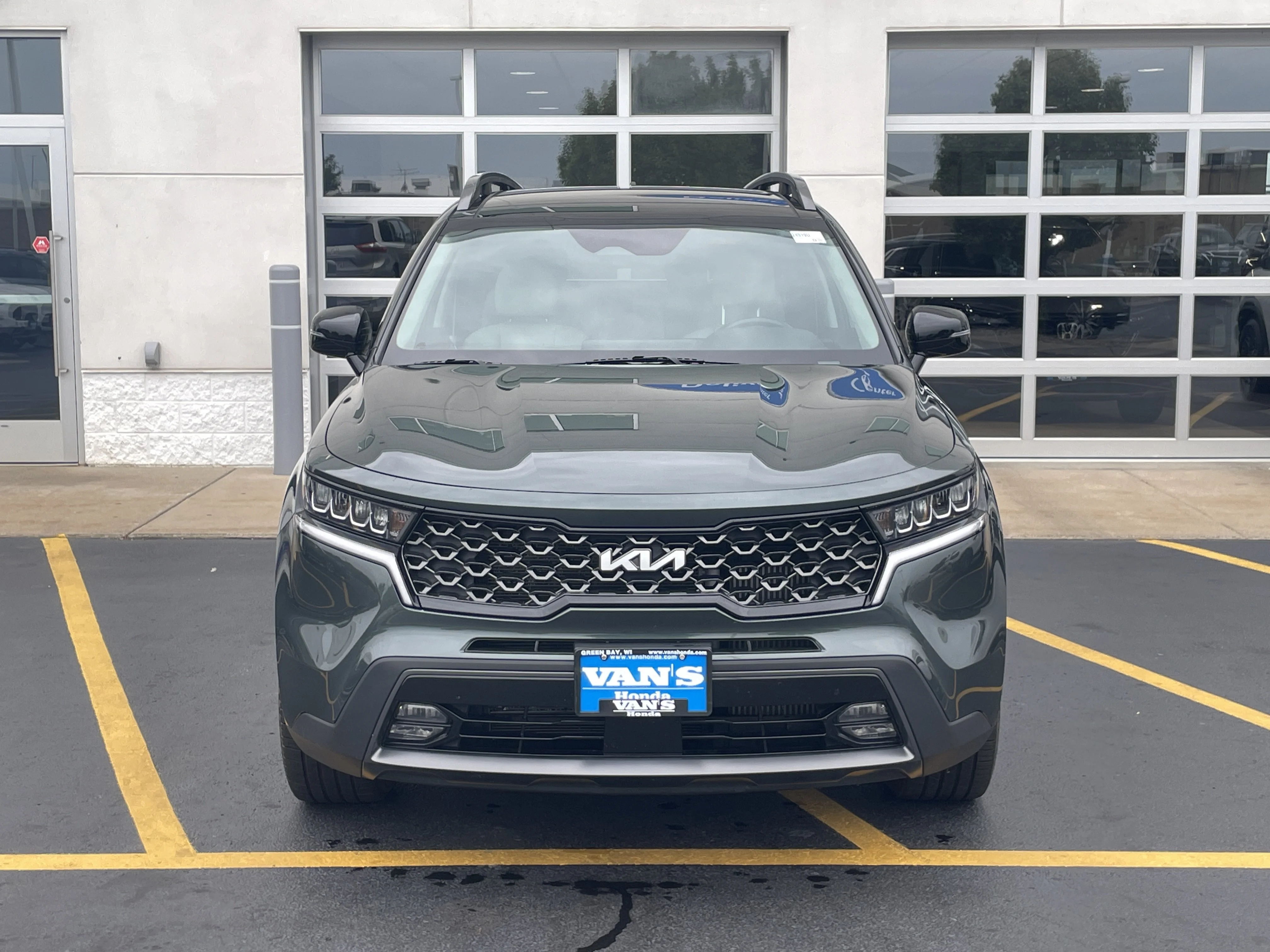 Used 2023 Aruba Green Kia X-Line EX image 30