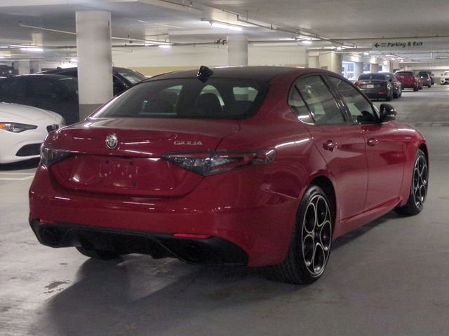 New 2025 Alfa Rosso (Red) Exterior Paint Alfa Romeo Base image 7