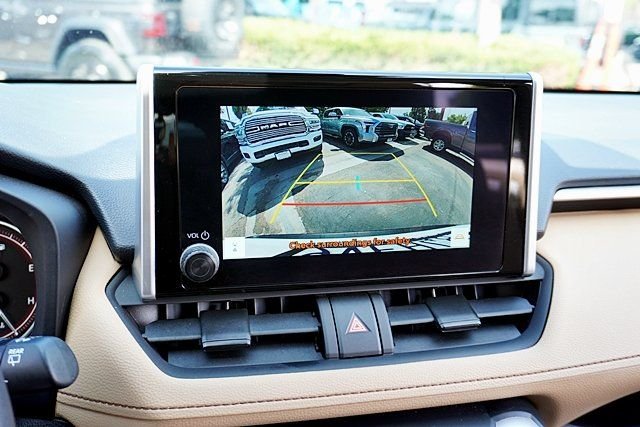 Used 2025 White Toyota XLE image 26