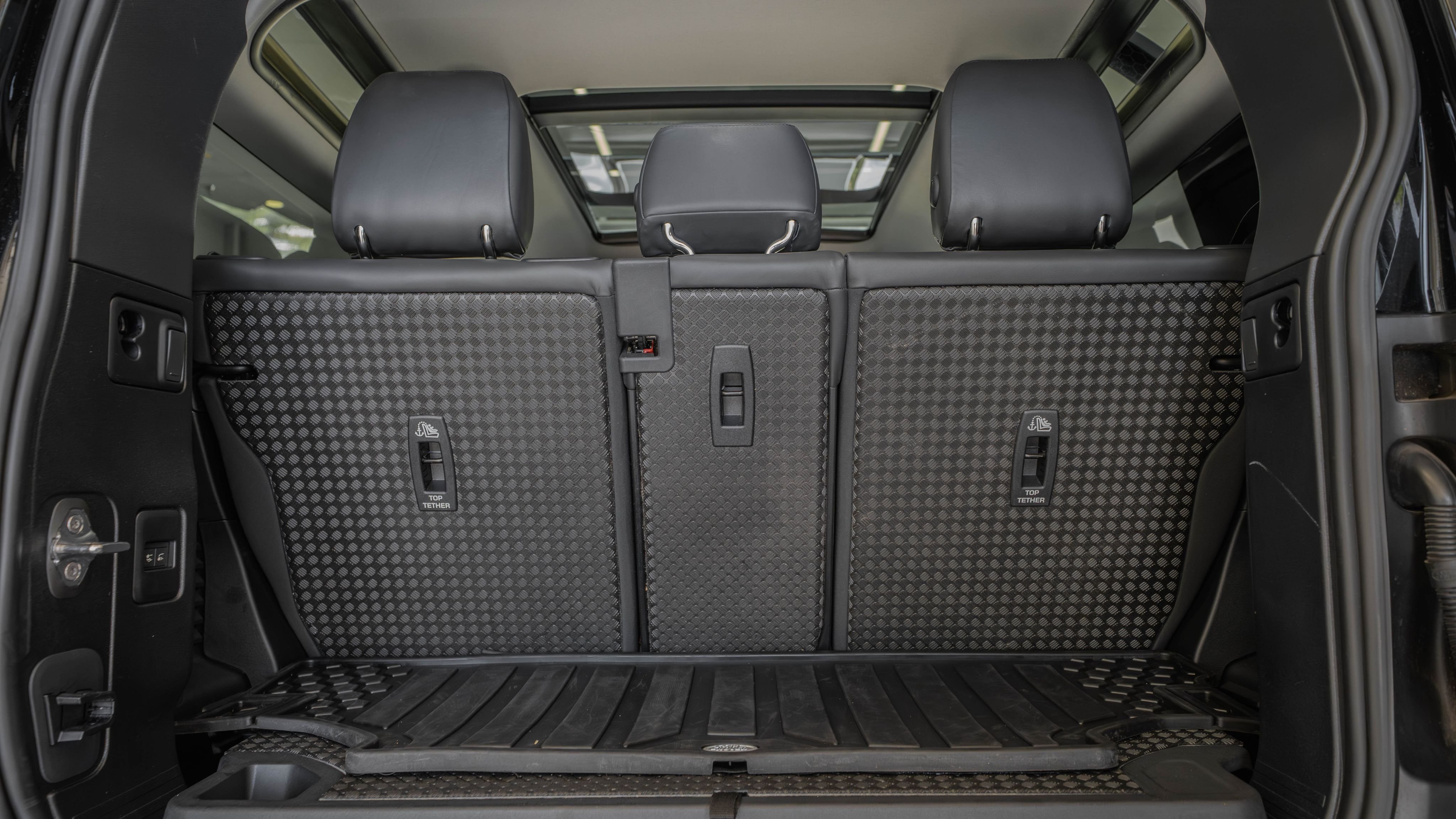 Used 2025 Gondwana Stone Metallic Land Rover S image 33