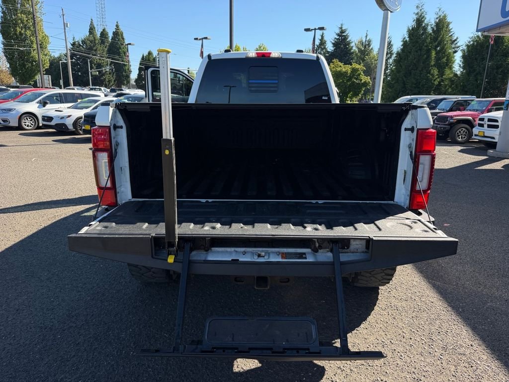 Used 2022 White Ford Platinum image 23
