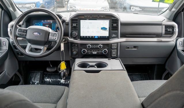 Used 2024 Oxford White Ford XLT image 13