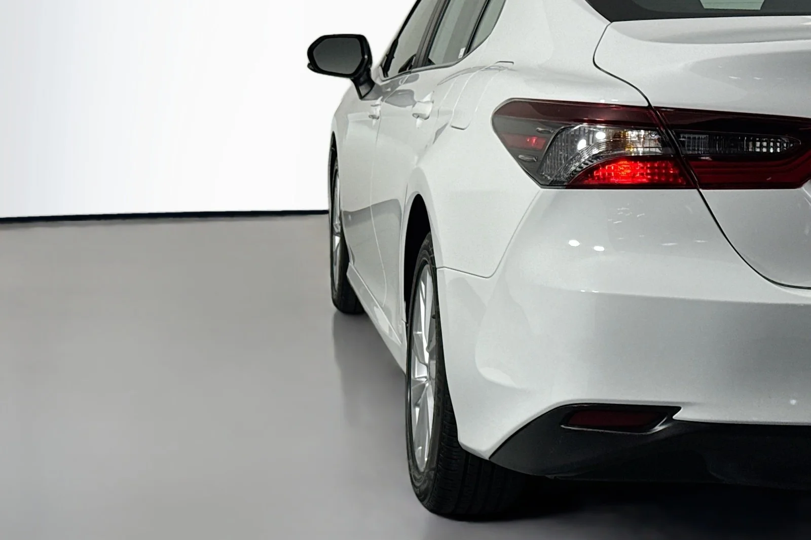 Used 2023 Ice Cap Toyota LE image 14