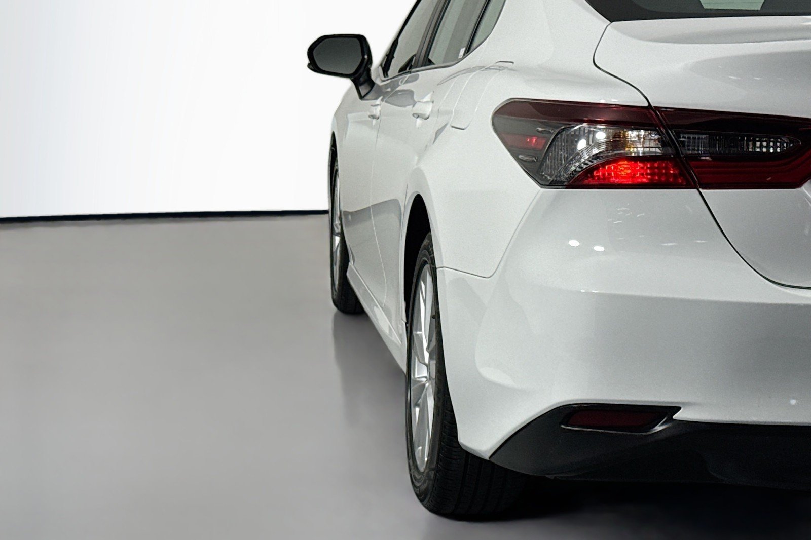 Used 2023 Ice Cap Toyota LE image 14