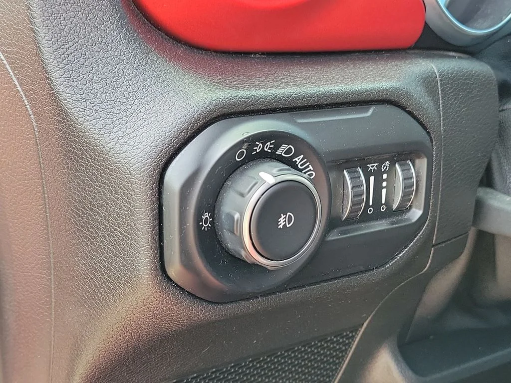 Used 2020 Red Jeep Unlimited Rubicon image 7