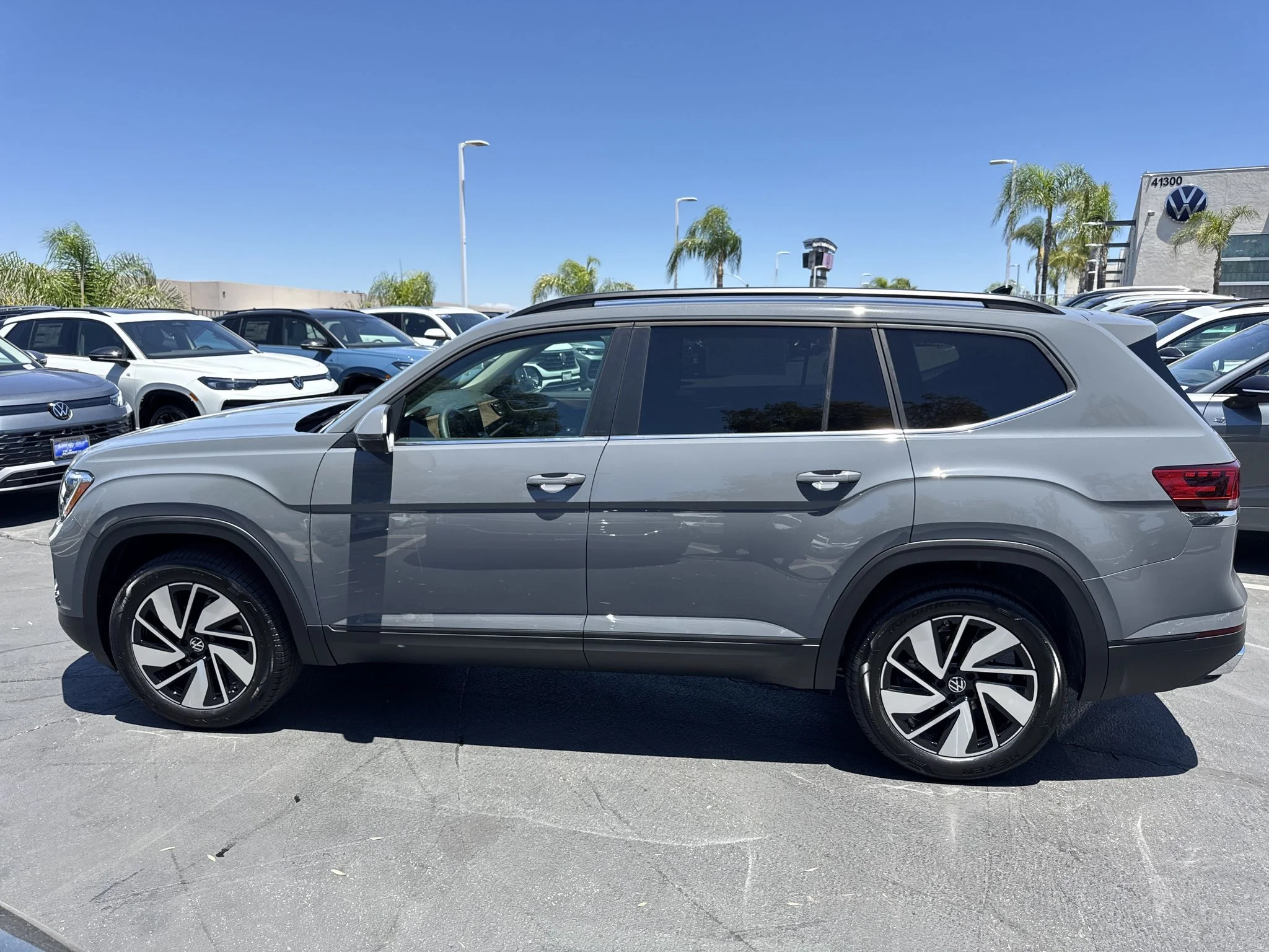 New 2026 Pure Gray Volkswagen 2.0T SE w/Technology image 4