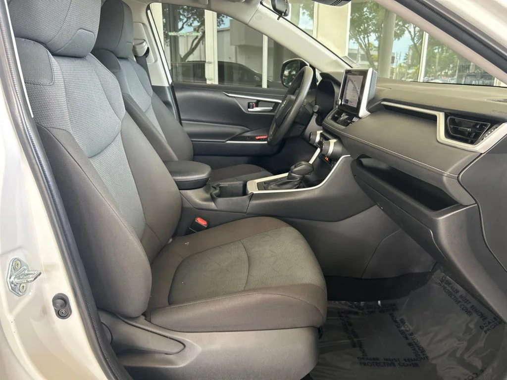 Used 2025 White Toyota XLE image 21