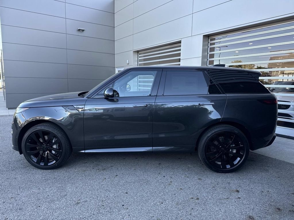 New 2026 Carpathian Grey Land Rover Dynamic SE image 4