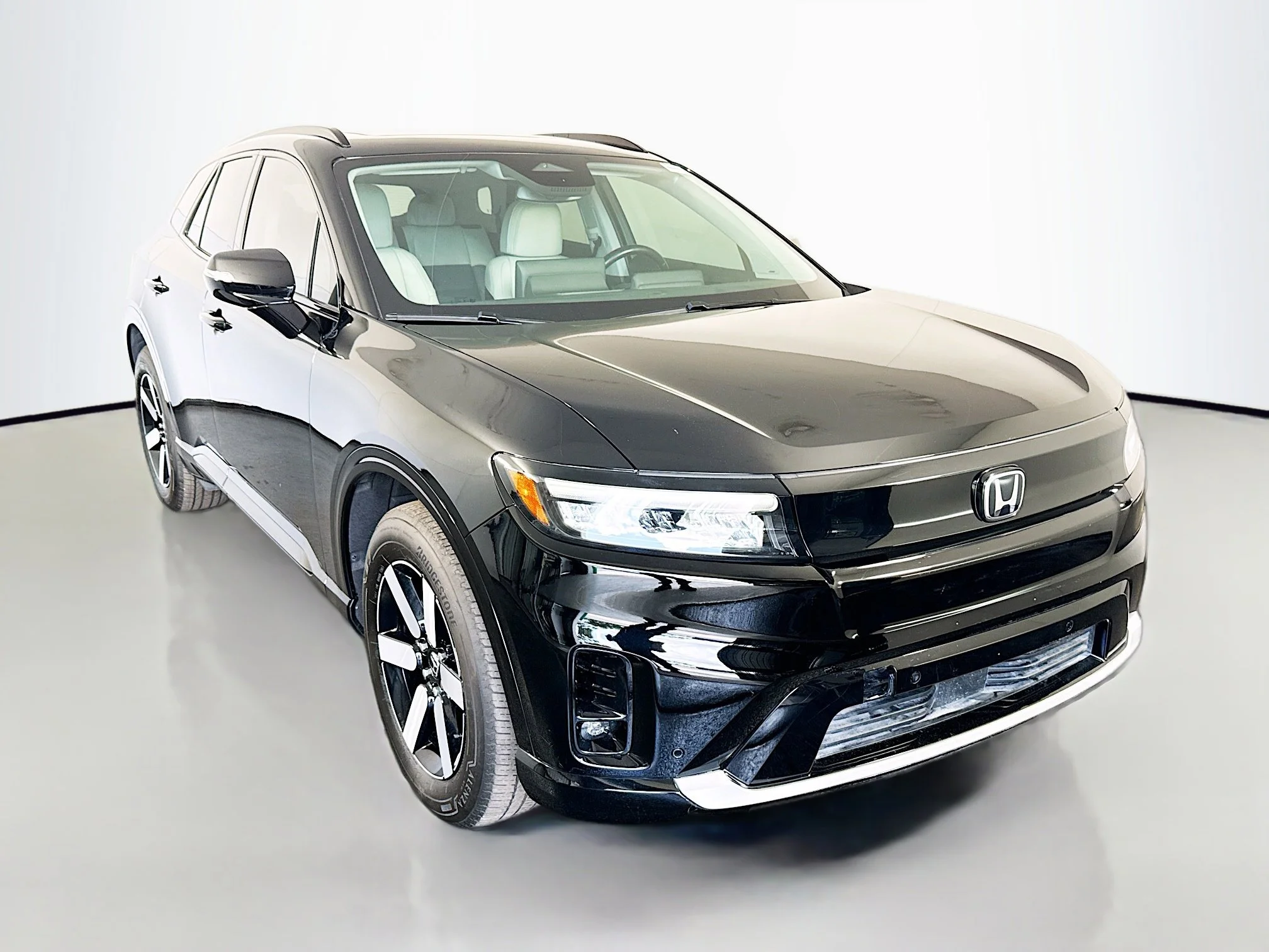 2025 Honda Prologue Touring AWD's photo