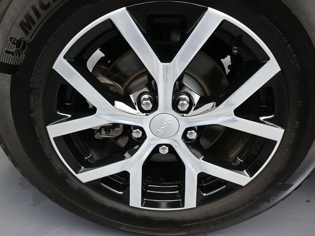 Used 2024 White Jeep Limited image 47