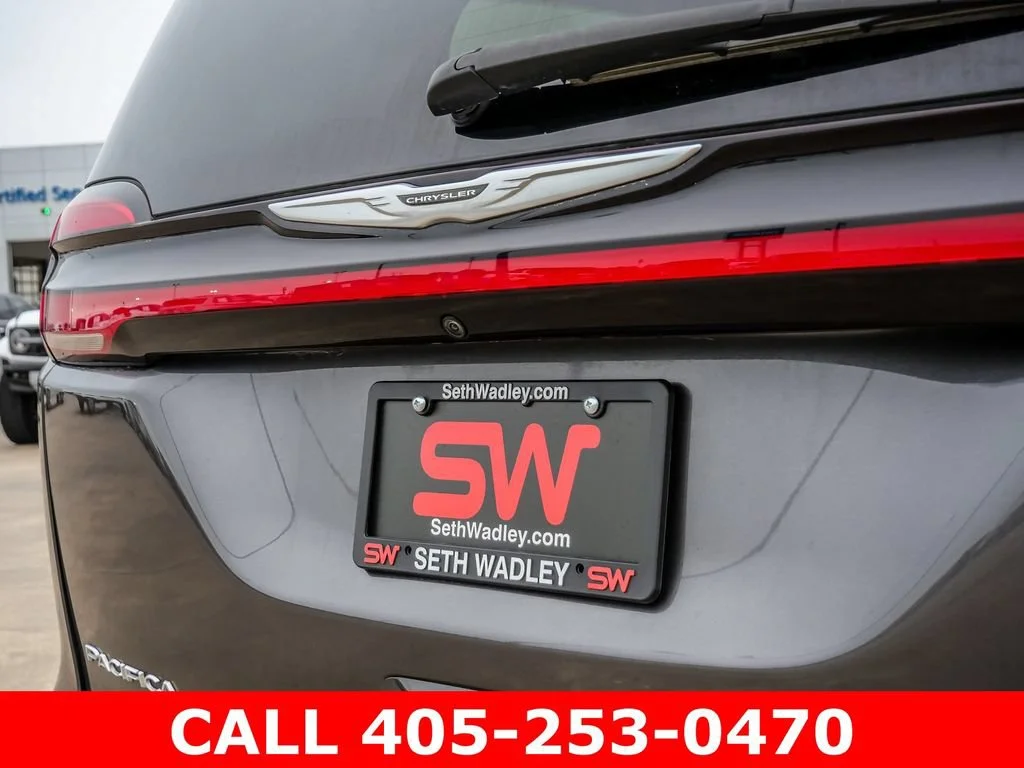 Used 2023 Gray Chrysler Touring L image 10