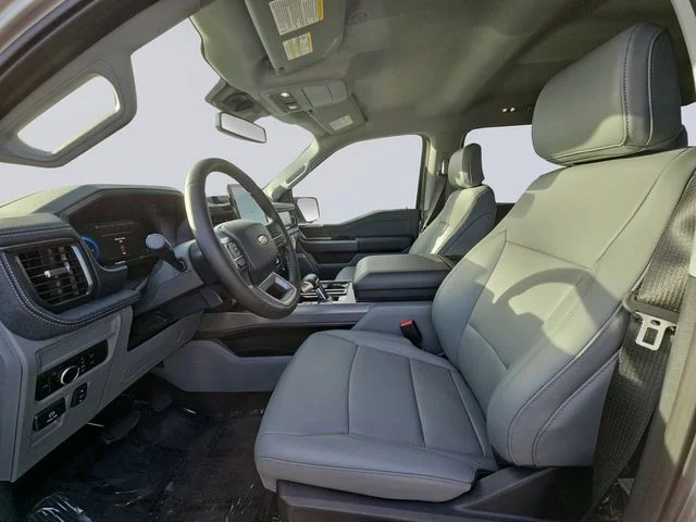 2025 Ford F-150 Lightning Flash - Photo 9