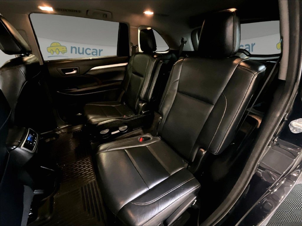 Used 2017 Black Toyota XLE image 15