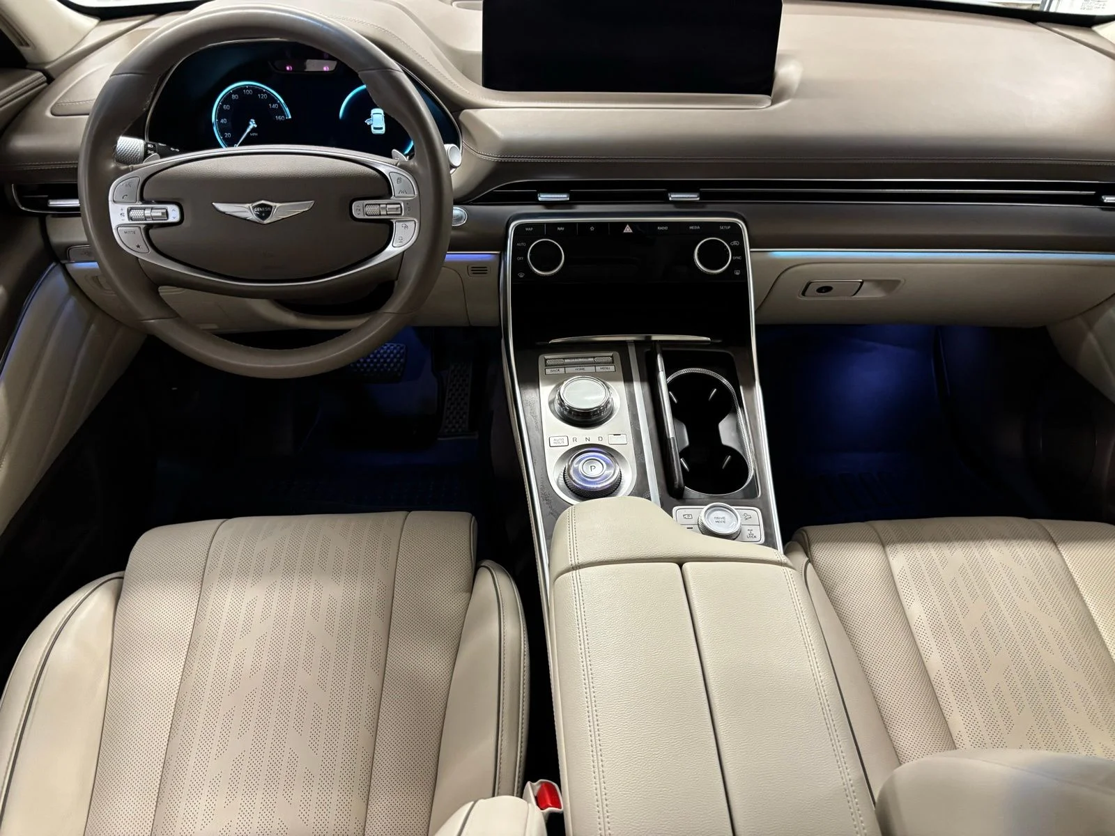 Used 2023 Silver Genesis 2.5T image 12