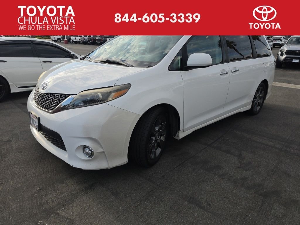Used 2016 White Toyota SE image 1