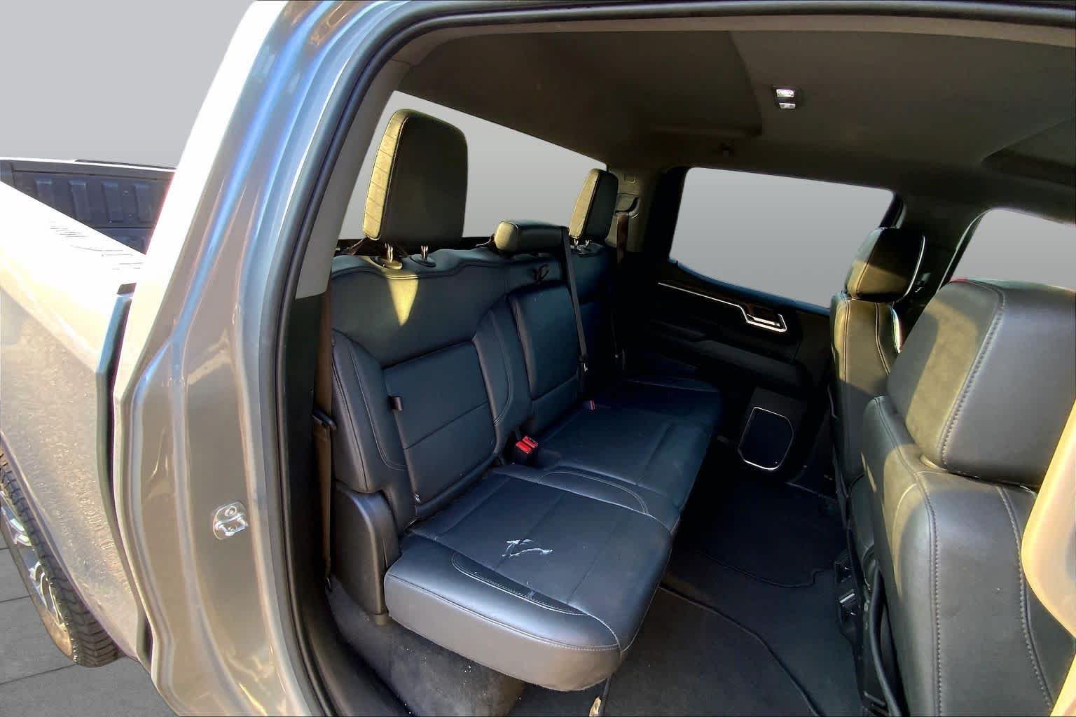 Used 2025 Sterling Metallic GMC SLT image 19