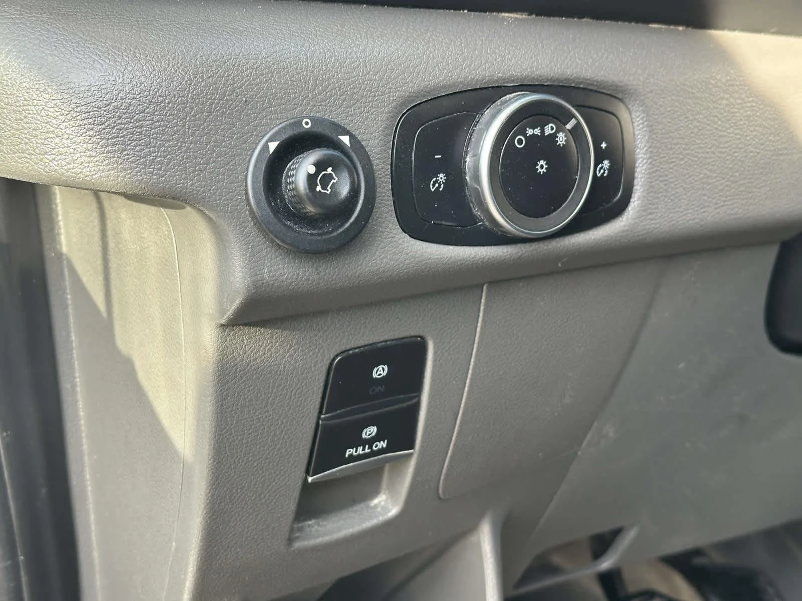 Used 2023 Oxford White Ford  image 28