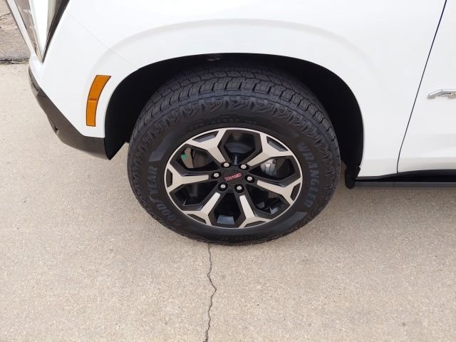 New 2026 Summit White GMC AT4 image 39