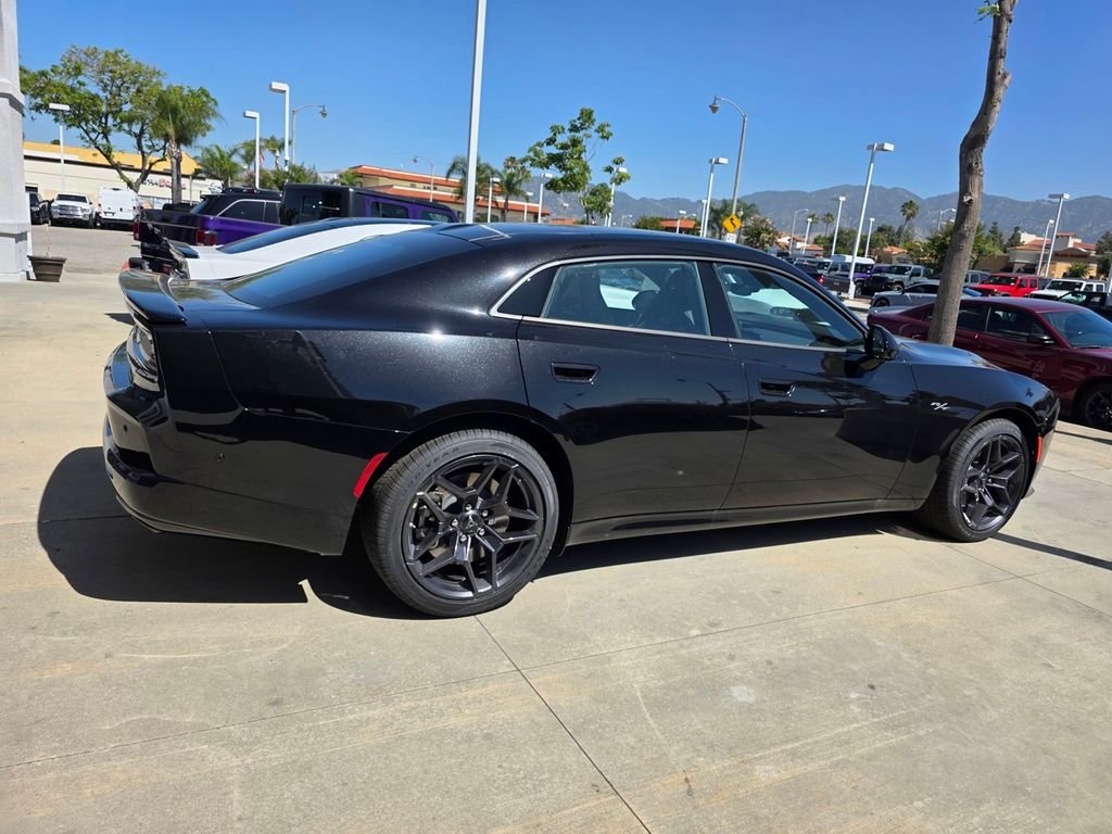 New 2026 Diamond Black Crystal Pearlcoat Dodge R/T image 3