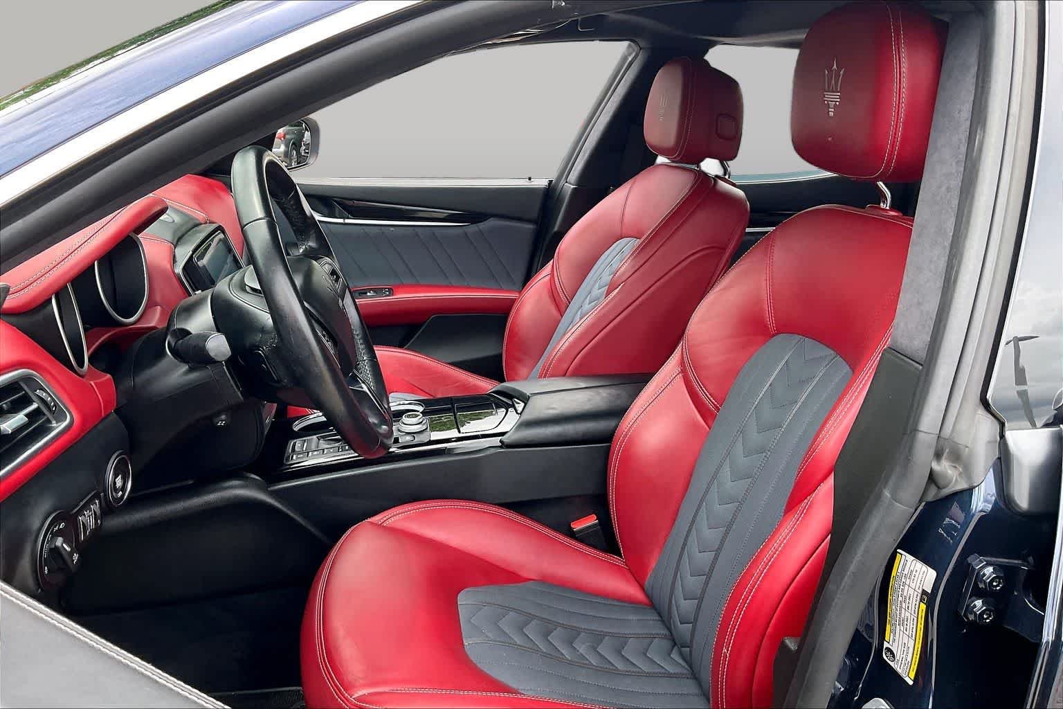 Used 2019 Rosso Folgore Mica Maserati GranLusso image 8