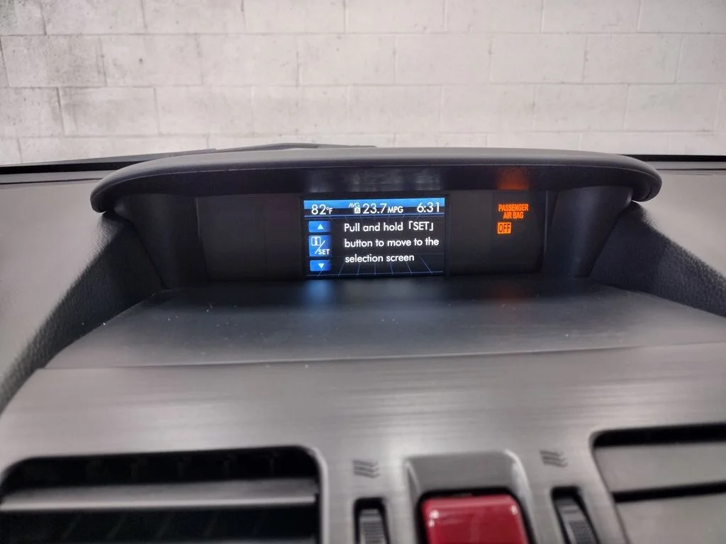 Used 2015 White Subaru 2.5i Premium image 28