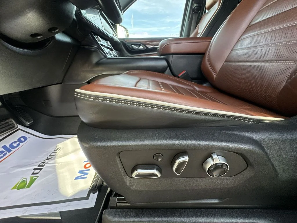 Used 2023 White GMC Denali Ultimate image 12