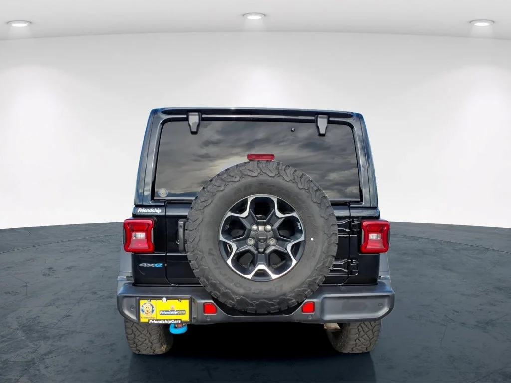 Used 2021 Black Jeep Unlimited Rubicon 4xe image 10