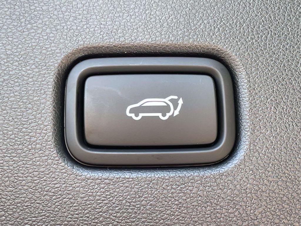New 2026 Green Hyundai SEL AWD image 9