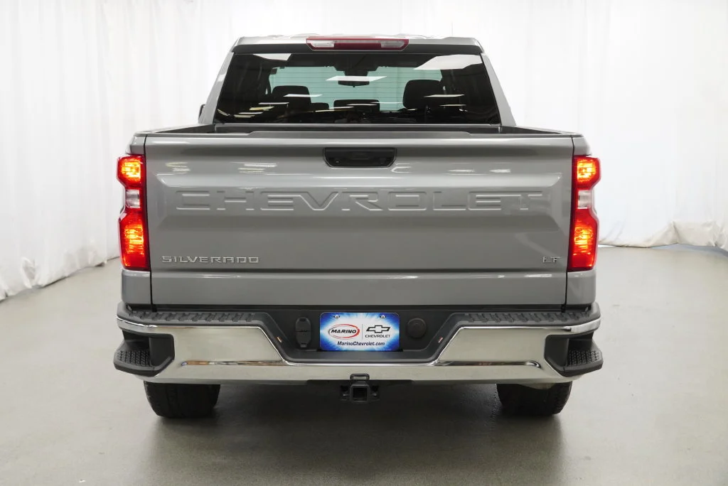 Used 2023 STERLING GRAY METALLIC Chevrolet LT image 16